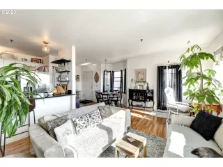 Photo #1: 23692300 Listing