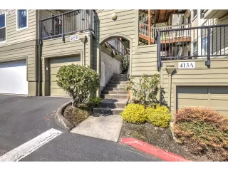 Photo #3: 23692300 Listing