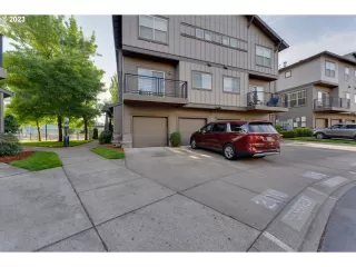 Photo #2: 23693357 Listing