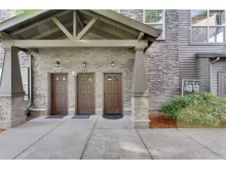 Photo #3: 23693357 Listing