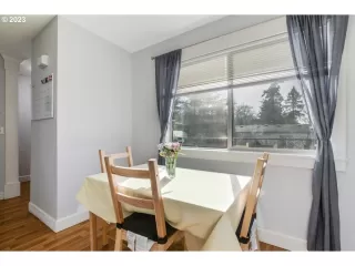 Photo #4: 23693592 Listing 