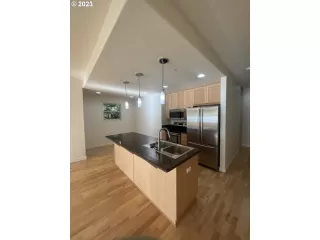 Photo #3: 23693851 Listing