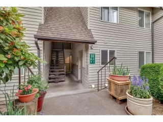 Photo #2: 23693975 Listing