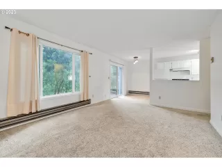 Photo #6: 23693975 Listing