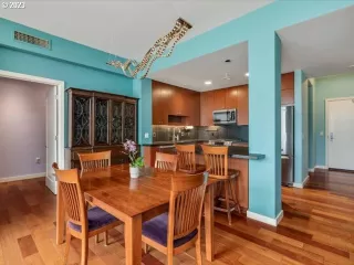 Photo #5: 23694130 Listing 