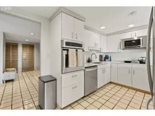 Photo #2: 23695221 Listing 