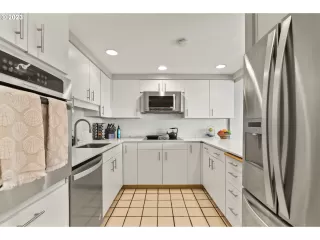 Photo #4: 23695221 Listing 