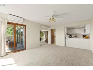 Photo #6: 23695221 Listing 