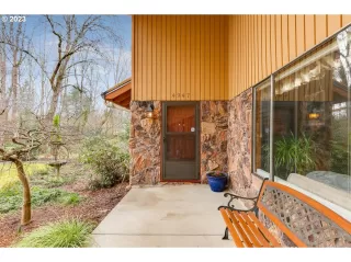 Photo #2: 23695493 Listing