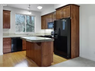 Photo #4: 23695886 Listing 