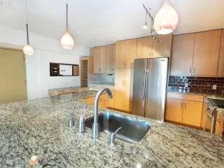 Photo #3: 23696298 Listing