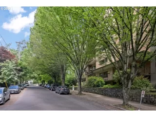 Photo #4: 23696298 Listing