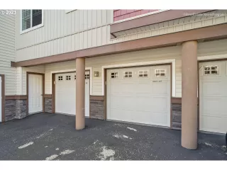 Photo #2: 23696397 Listing 