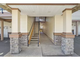 Photo #3: 23696397 Listing 