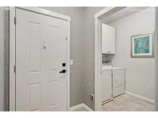 Photo #6: 23696397 Listing 