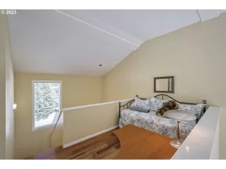 Photo #5: 23696415 Listing