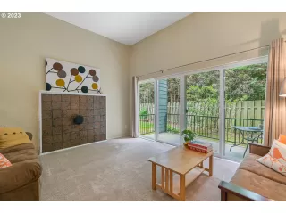 Photo #2: 23696969 Listing