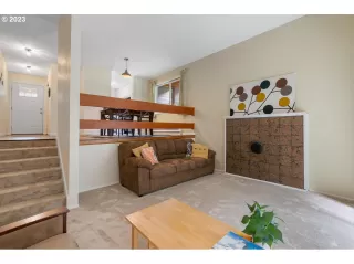 Photo #3: 23696969 Listing