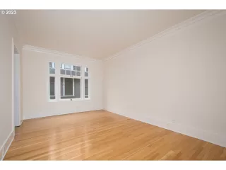 Photo #5: 23697893 Listing 
