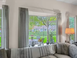 Photo #6: 23697903 Listing