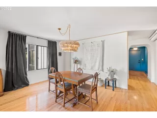 Photo #5: 23698061 Listing