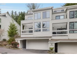 Photo #2: 23698540 Listing