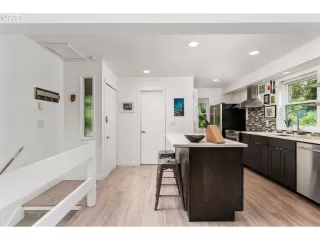 Photo #3: 23699919 Listing 