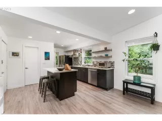 Photo #4: 23699919 Listing 