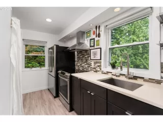 Photo #6: 23699919 Listing 