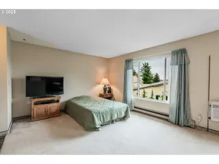 Photo #1: 237127383 Listing