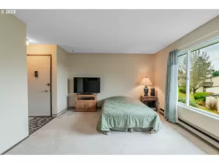 Photo #2: 237127383 Listing