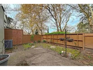 Photo #2: 237187709 Listing