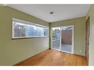 Photo #6: 237187709 Listing