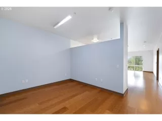 Photo #4: 237231849 Listing 