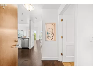 Photo #1: 237445307 Listing