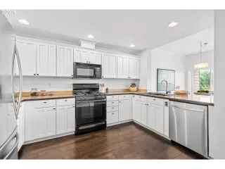 Photo #4: 237445307 Listing
