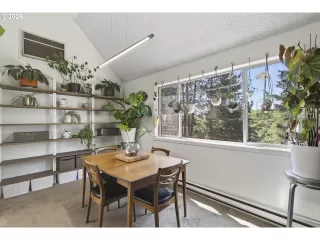 Photo #6: 237635062 Listing 