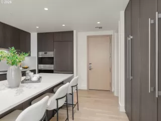 Photo #4: 238065647 Listing 