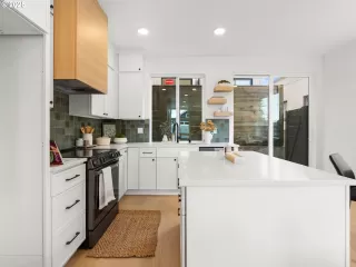 Photo #1: 238184489 Listing 