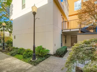 Photo #1: 238679660 Listing 