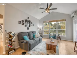 Photo #6: 238812921 Listing 