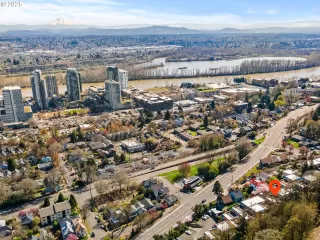 Photo #6: 238976586 Listing