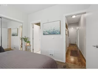 Photo #1: 239055076 Listing