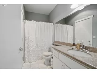 Photo #3: 239055076 Listing