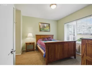 Photo #4: 239055076 Listing