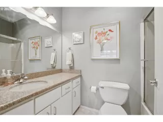 Photo #6: 239055076 Listing