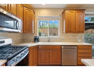 Photo #2: 239456759 Listing 