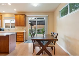 Photo #5: 239456759 Listing 