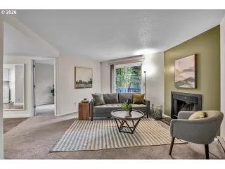 Photo #6: 239569874 Listing 