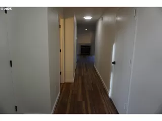 Photo #3: 239591075 Listing